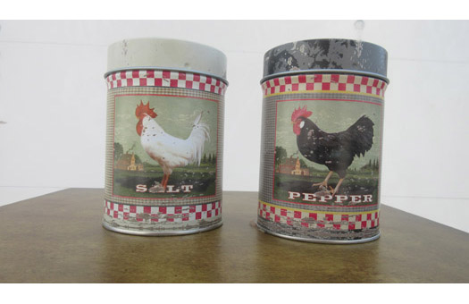 Centerpiece Salt Pepper Shakers Chicken Large