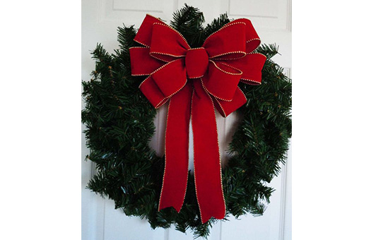 Christmas Wreath 12 in with Bow 00630 Large