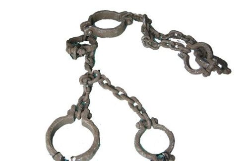 5' Rusty Shackles