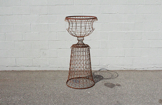 Prop Rustic Wire Urn Large IMG 5327 large