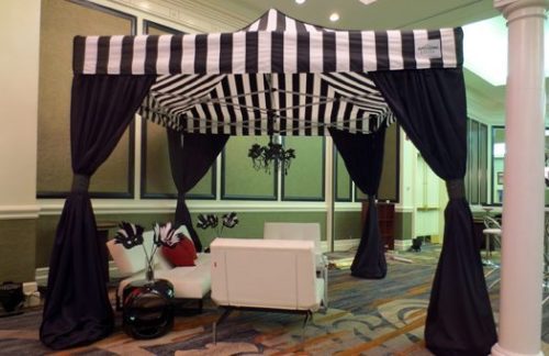 Cabana Black and White/Drape 35 x 114 x 46.5