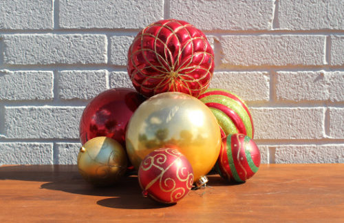 Red and Gold Ball Group