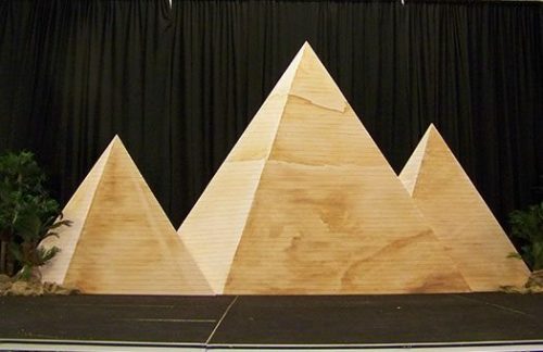 Pyramids of Giza Stage set. Set of Triangle stage sets