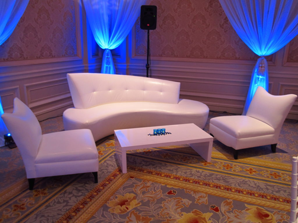 Living room style seating group for wedding trends of 2021