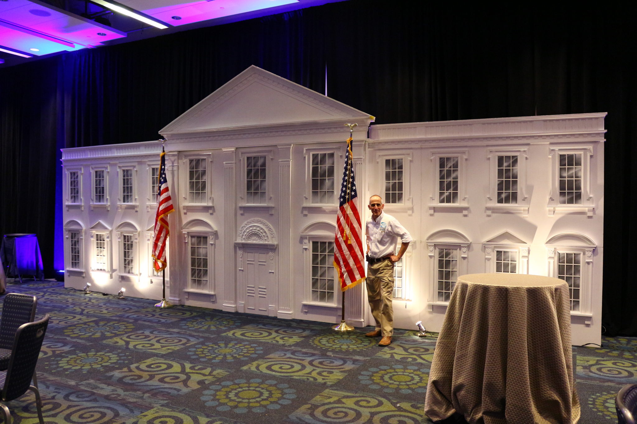 welcome to washington ted rubis whitehouse set us flags IMG 9309 HR