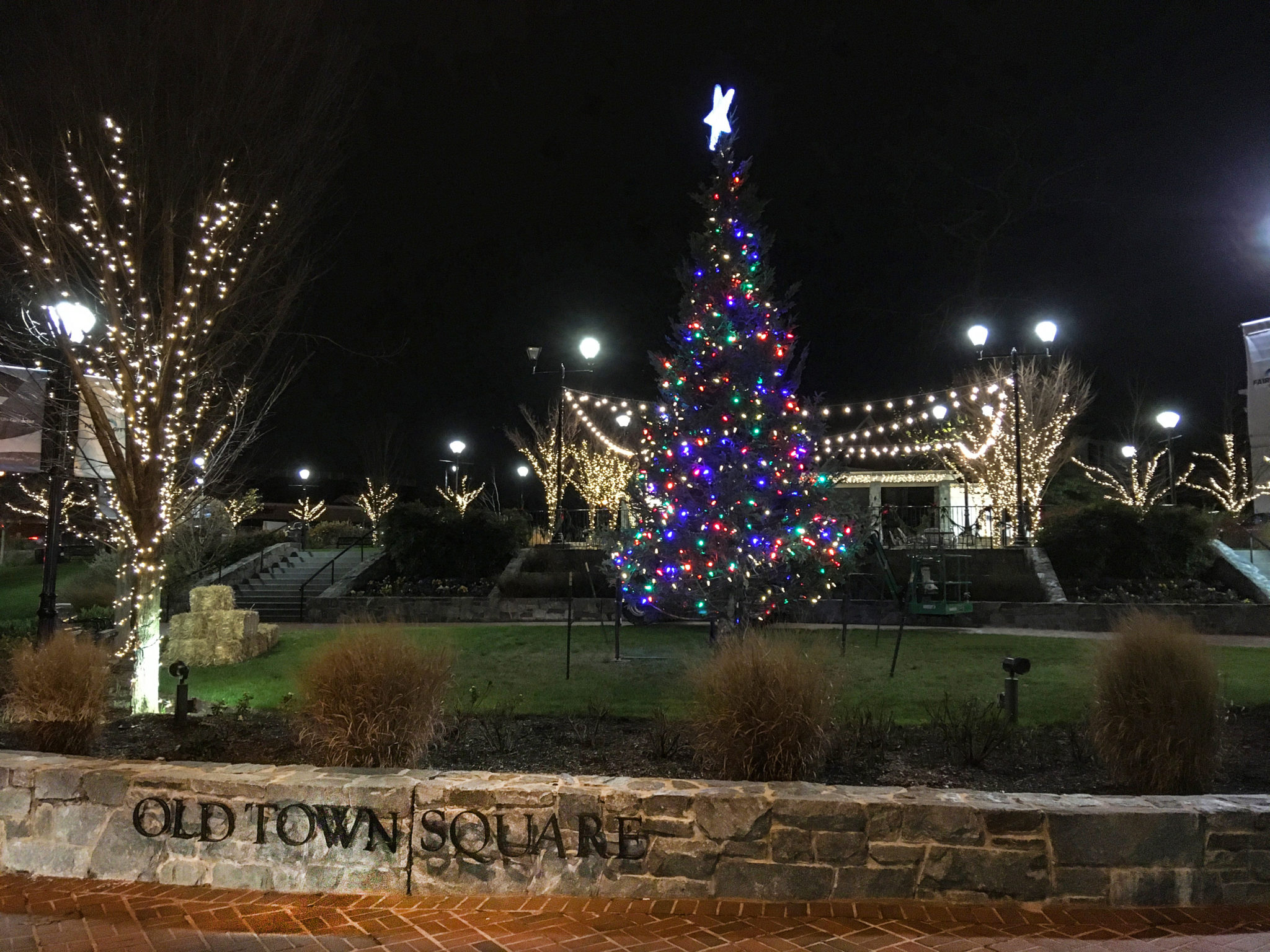 City of fairfax holiday lighting
