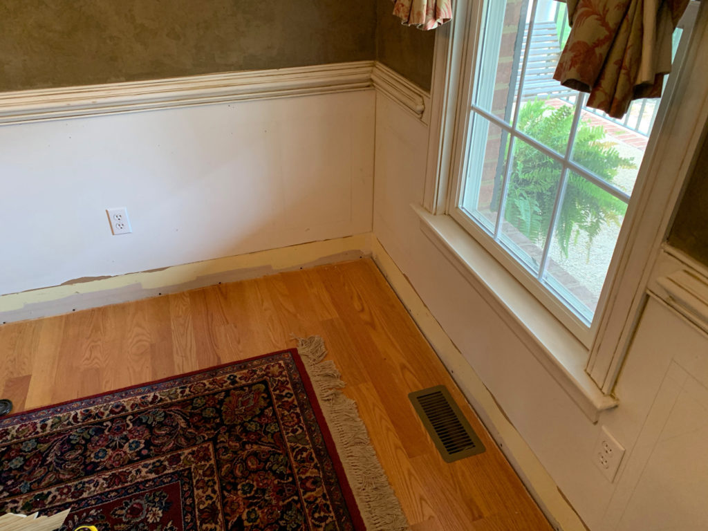 handyman-services_wainscoting_baseboard-removal_before_IMG_1928_HR_2000px