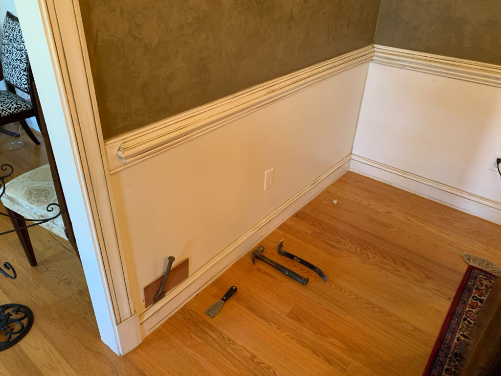 handyman-services_wainscoting_corner-door-baseboad_before-install_IMG_1921_HR_2000px