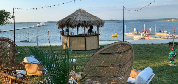 tropical_hawaiian_Aloha_Tiki-Hut-Bar_furniture_IMG_1647_HR